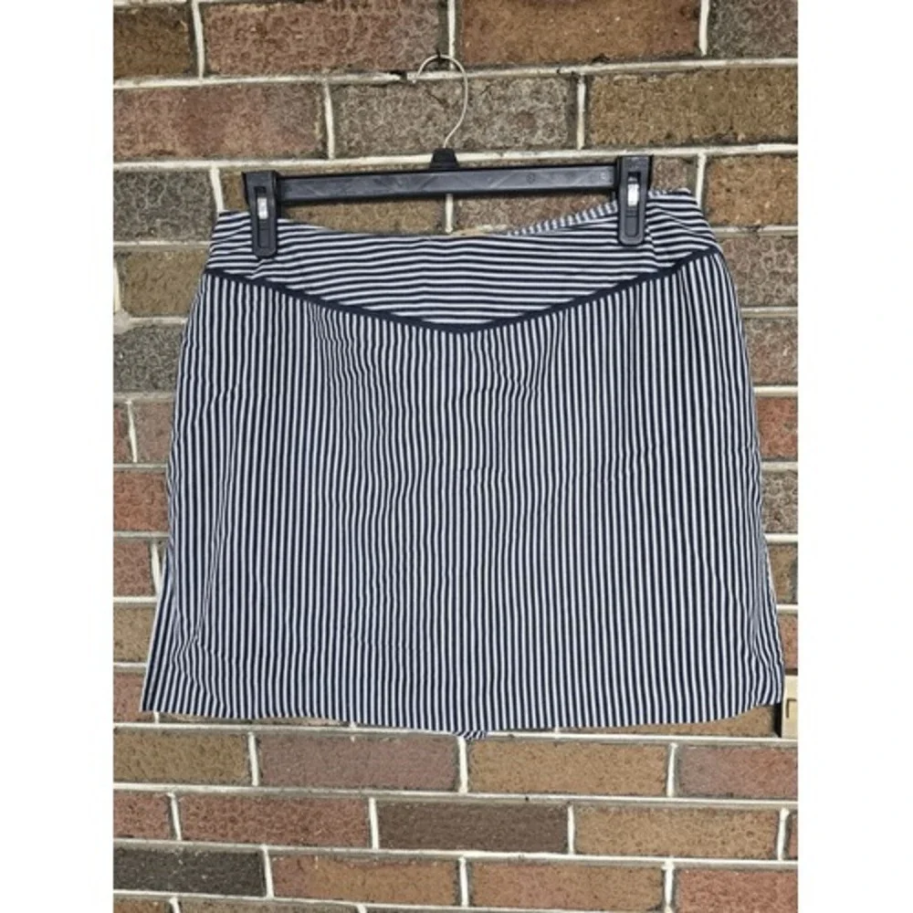 Requirements Skort Black‎ White Striped Women Size 16 Pinstripe
